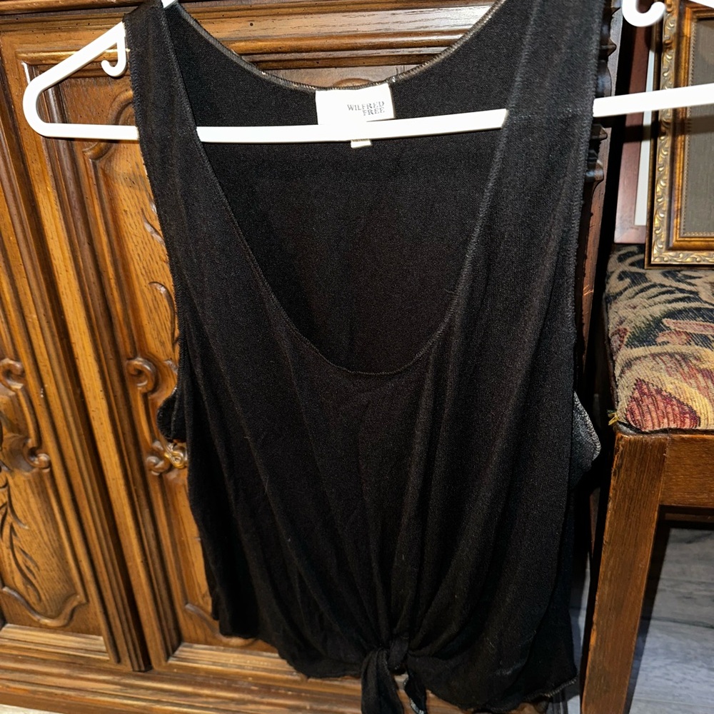 Wilfred Free Black Tank